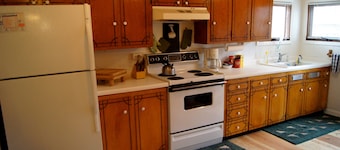 Cozy Cottage near sandy beach, Rainy Lake, Rainy River and Voyageur's Nat'l Park