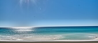 Welcome to Majestic! Beach Supplies provided, Free WiFi! 