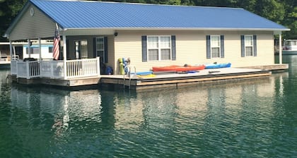 Attitude Adjustment Beautiful Floating Home on Scenic Norris Lake