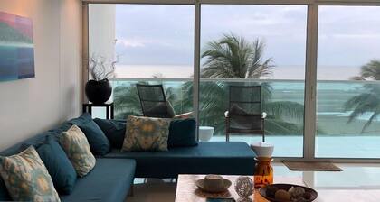 Luxury & Comfort Steps from the Beach- 2 Pools! Family Friendly & Gourmet Cook!