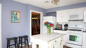 Réfrigérateur, micro-ondes