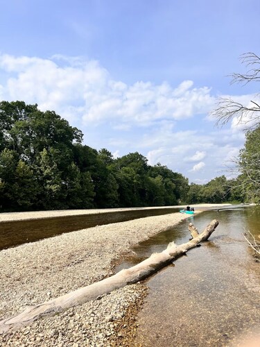 Little Sugar Farmhouse... an Idyllic Creekside retreat on a heritage farm