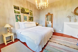 3 bedrooms, iron/ironing board, travel crib, free WiFi