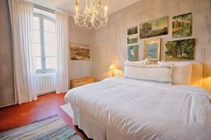 3 عدّة غرف نوم ومكواة/لوح كي وسرير سفر وواي فاي مجانًا