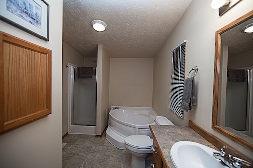 Bighorn River fly fishing - Lake bass fishing - Waterfowling - Sleeps 2 - 8