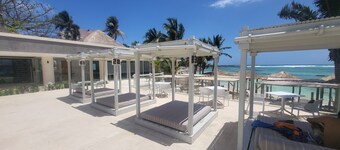 Gorgeous 3 Bdrm Lagoon Condo Pool Wifi Kayak paddle boards Golf Cart Available