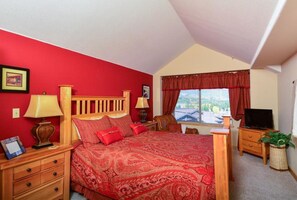 4 bedrooms, WiFi, bed sheets, wheelchair access - Gorgeous lake and mountain views from large 7th floor penthouse condo in Frisco (Frisco)