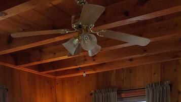 2 dormitorios, escritorio, tabla de planchar con plancha y wifi gratis