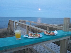 Outdoor dining - OCEANFRONT☆One level living w/ramp access to house & dune deck. Walk to dining!  (Kitty Hawk)