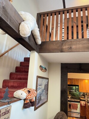 Interior - lake George Adirondack Chalet  (Lake George)