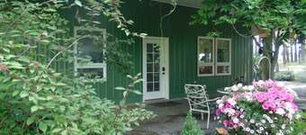 Scenic Willamette Valley Location; Peaceful country retreat