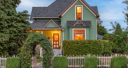 Comfortable Elegance in the Heart of Downtown Newberg