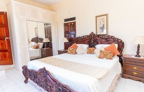 6 bedrooms, iron/ironing board, free WiFi, bed sheets