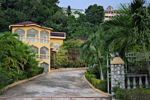 Villa with Beautiful Gardens