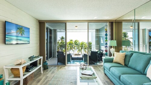 Beach House- Ocean & Beach View-Upgraded-Over 146 Five Star Reviews