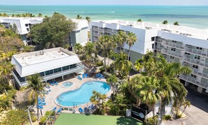 Een verwarmd zwembad