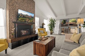 Smart-TV, peis, bøker og printere