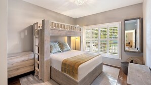 Room - AMAZING Golf Views of Turtle Point 18th Hole! Pool Access! (Kiawah Island)