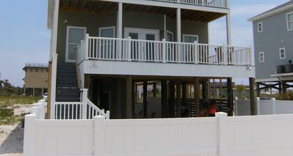 Pensacola Beach, Private Home. 6 bedroom 5 bathroom Home with Private Pool