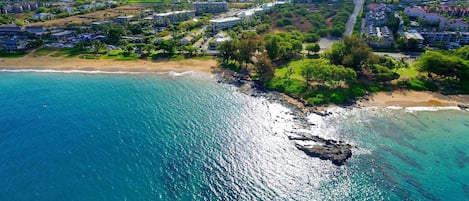 Beach nearby, sun loungers, beach towels