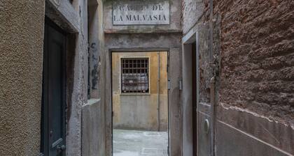 Your cozy Flat In The Beating Heart OfVenice/Great discount during Winter season