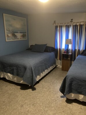 2 Schlafzimmer, Zimmersafe, Bügeleisen/Bügelbrett, Reisekinderbett