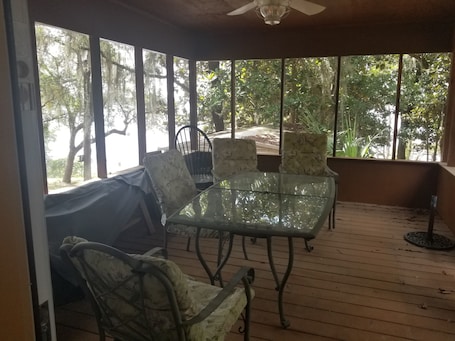 Interior. Private lakefront home w/porch & dock--fish, relax; quiet & shady