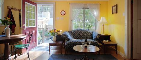 DVD-Player, Bücher, Videothek