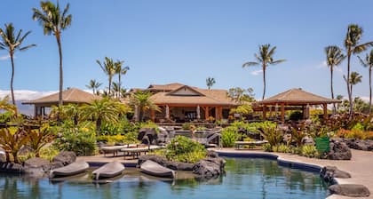 Luxurious Oceanfront Escape Awaits – Stunning Views & Top-Floor Waikoloa Living!