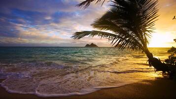 Espreguiçadeiras, toalhas de praia