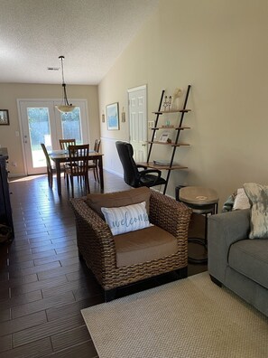 Smart TV, DVD player, books, offices