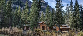 MTNLUX Loft_Creekside Sauna & Hot tub