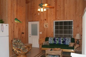 テレビ、DVD プレーヤー、書庫、ステレオ