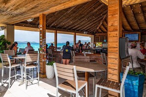 Bar (on property) - Sapphire Beach, Beach Level Condo, B Building, Bella Mar, Remodeled October 2025 (St. Thomas)