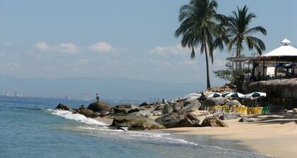 Stunning River Valley touching the Bay of Banderas.Family friendly.