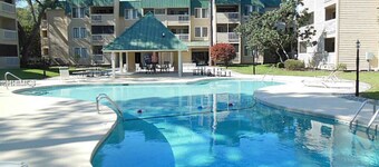 WALK TO THE BEACH!! First floor condo, fully renovated