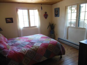 3 bedrooms, iron/ironing board, free WiFi, bed sheets - Casa Madre 3 bedroom/2 baths (Taos)