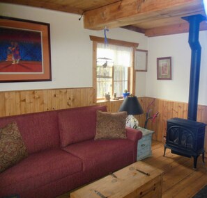 Smart-TV, Kamin, Bücher