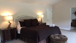 3 chambres, fer et planche à repasser, Wi-Fi gratuit, draps fournis