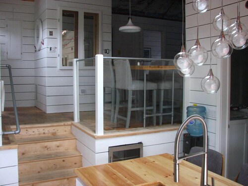 LUXURY APPOINTED RUSTIC COTTAGE VACATION  RENTAL in the heart of Petty Harbour 
