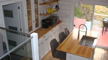 Geladeira, micro-ondas, fogão, cooktop