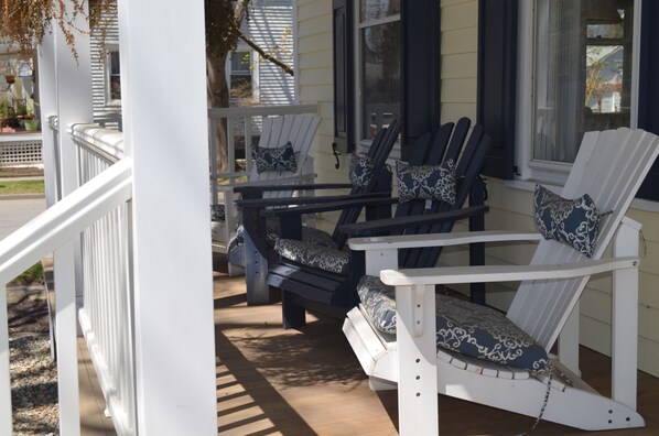 Terrace/patio - Trackside Home- Walk to Everything (Track, Town, SPAC) (Saratoga Springs)