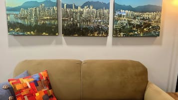 Televisión, chimenea, Netflix, reproductor de DVD