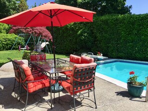 Outdoor dining - Beat the heat in The Starlight Suite! (Coquitlam)