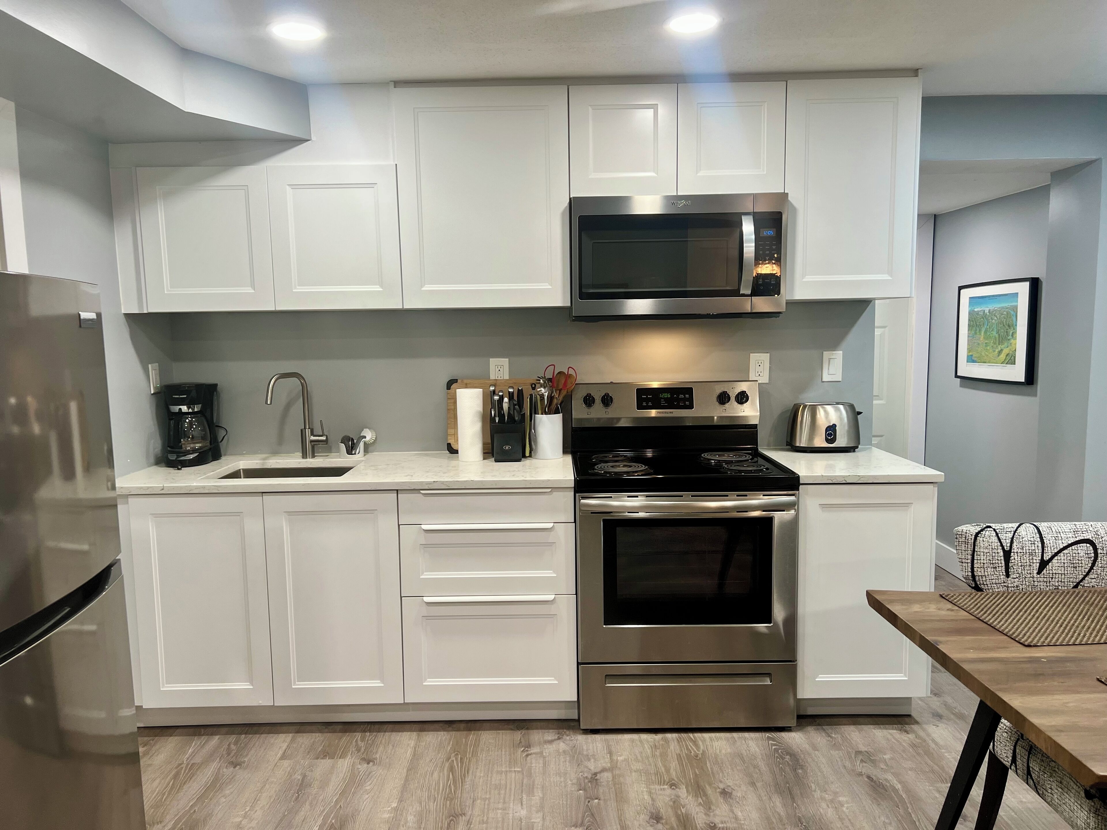 Refrigerador, microondas, horno, placa de cocina