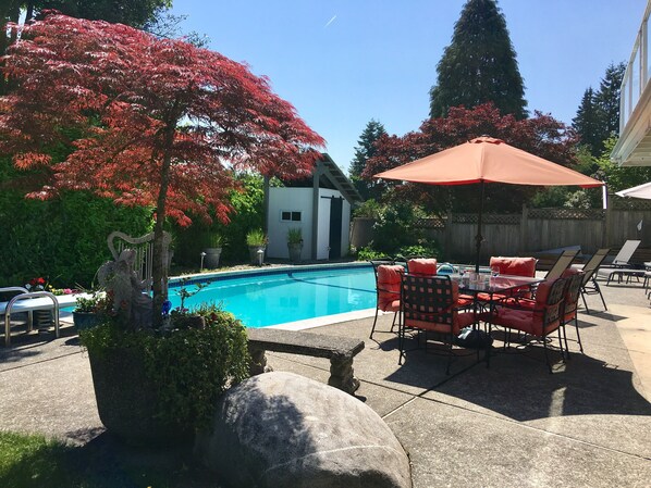 Outdoor pool, a heated pool - Beat the heat in The Starlight Suite! (Coquitlam)