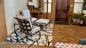 Interior - Unique, Custom Built Studio for your Private Peaceful Retreat (Green Valley)
