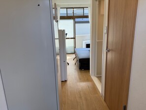 1 室のベッドルーム、アイロン / アイロン台、WiFi、ベッドシーツ