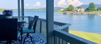 All-inclusive tarief!  Luxe Waterfront Condo met prachtige voorzieningen