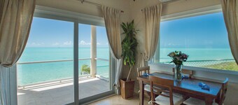 ** RAVE ARVOSTELUT - Lapsiystävällinen Ocean Front 3 makuuhuonetta, 3 kylpyhuvila 